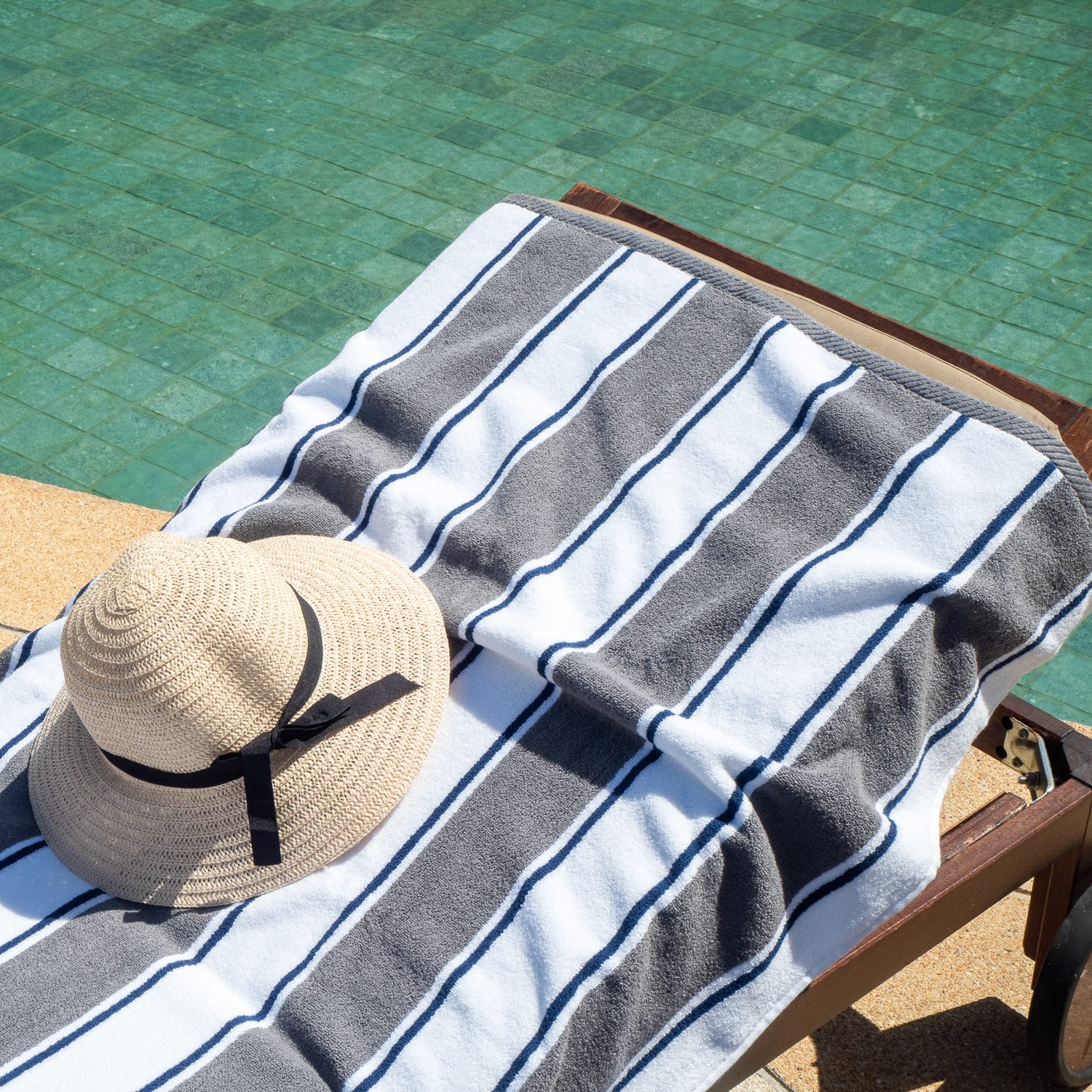 Aston & Arden Lush Oversized Luxury Beach Towel (Bulk Case of 8